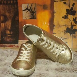Ecco Women's Gold Sneakers